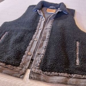 Levi Sherpa Jean Vest (modified)